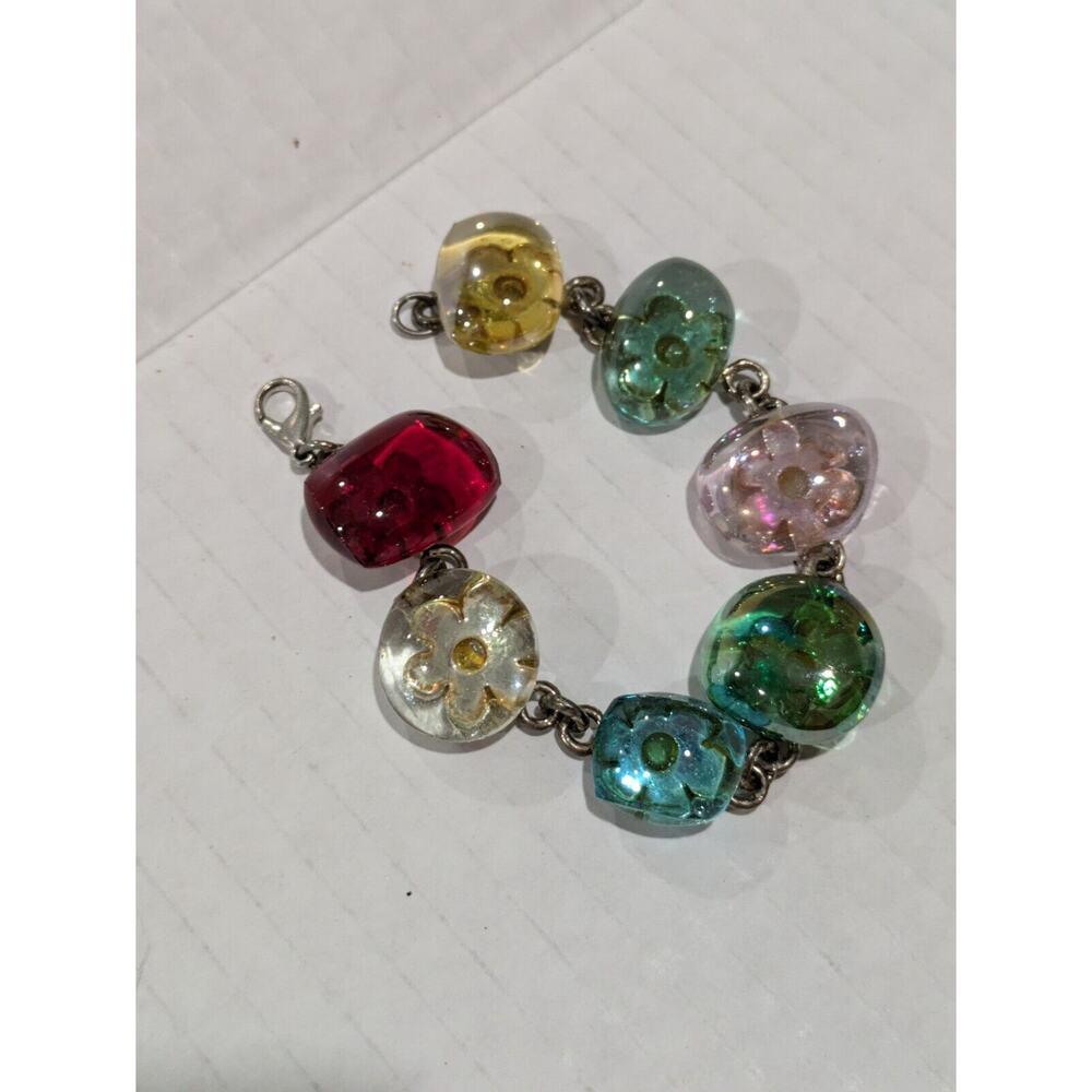 Beautiful Silver Floral Resin Bracelet‎